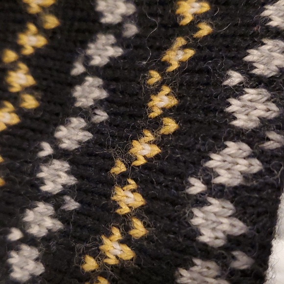 Authentic Merkley Headgear Canada Wool Ski Beanie - Picture 9 of 11